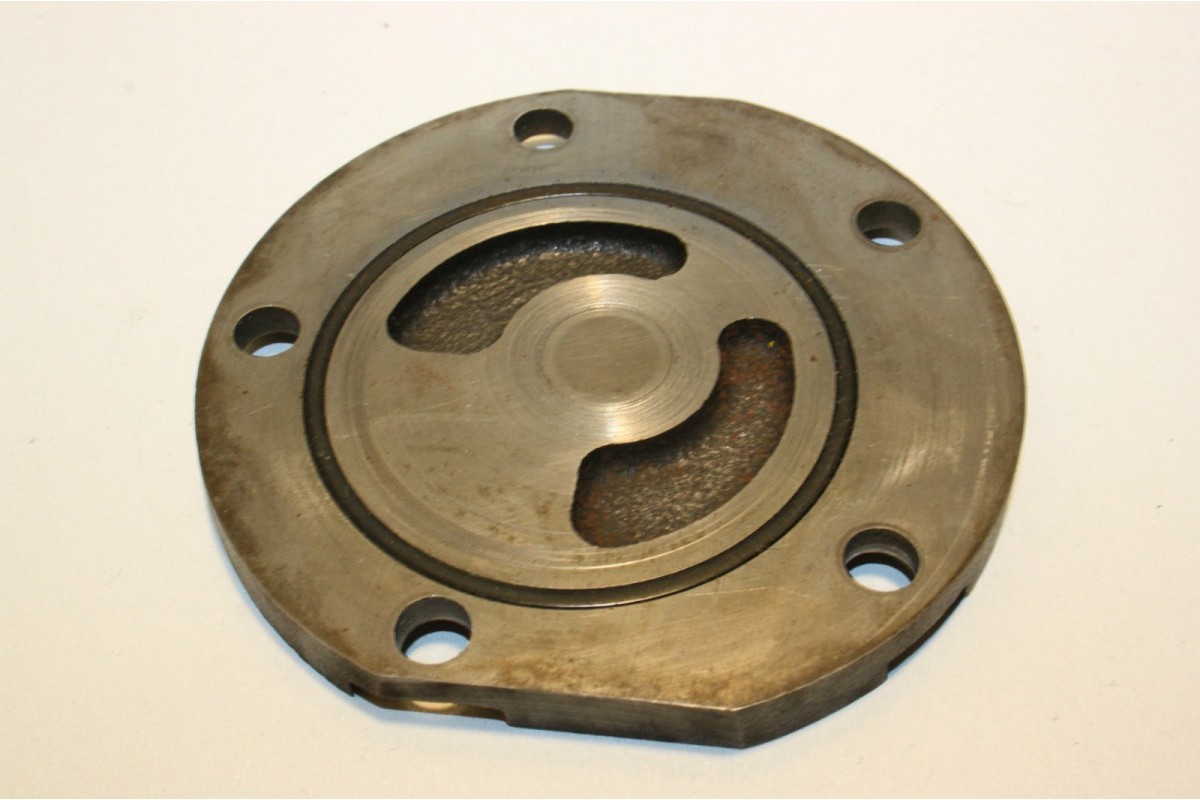 COUVERCLE DE POMPE A HUILE...CITROEN AMI 6 DYANE - Tracauto1950