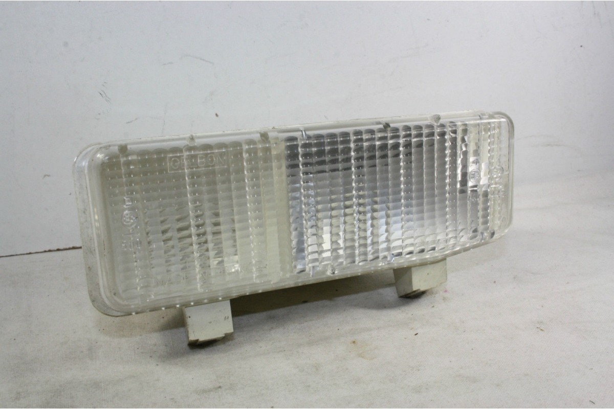 CABOCHON DE FEU AVANT GAUCHE GELBON 138...RENAULT R15 R17 - Tracaut...