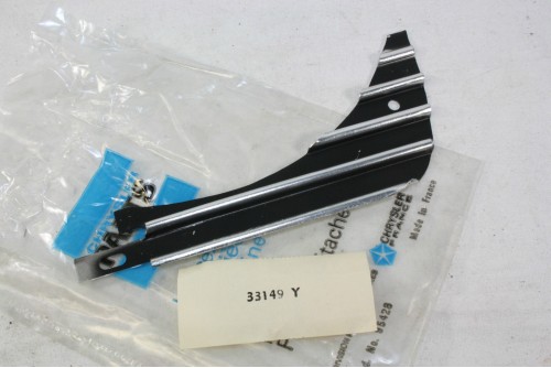 ENJOLIVEUR INFERIEUR DE PHARE COTE GAUCHE...SIMCA TALBOT 1301 1501 ...