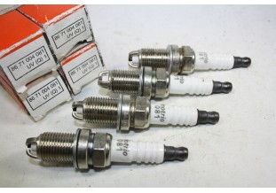 JEU DE 4 BOUGIES MOTRIO 8671004 081...AUDI VW GOLF 3/4 MERCEDES OPE...