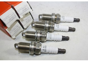 JEU DE 4 BOUGIES MOTRIO 8671004 069...MERCEDES OPEL DAEWO TOYOTA VA...