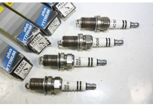 JEU DE 4 BOUGIES BOSCH FR 8DC+...CITROEN VISA GTI FIAT HONDA LIGIER...