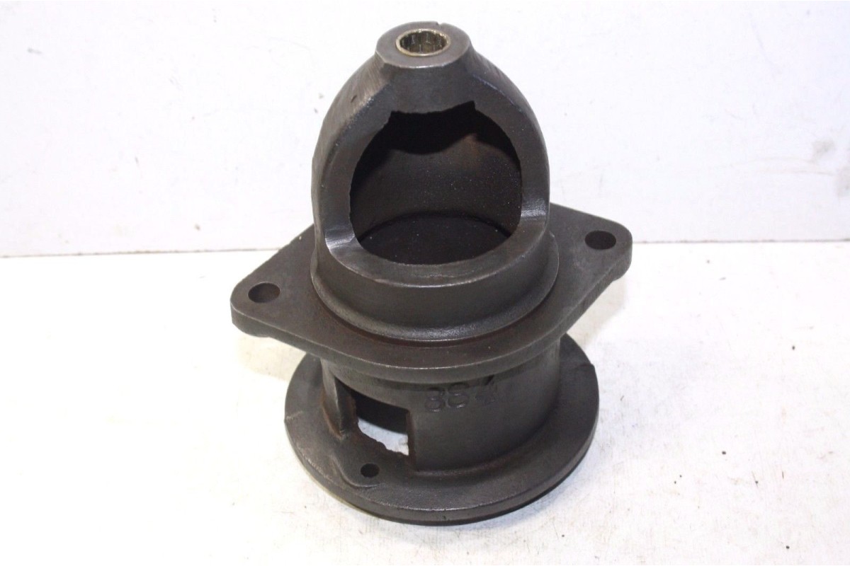 NEZ DE DEMARREUR RENAULT n°884 D/82mm...RENAULT AG CH Type 85 - Tra...