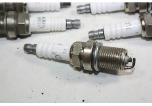 LOT DE 7 BOUGIES MAGNETI MARELLI 7LC...SAAB 900/9000 BMW 518 AUSTIN...