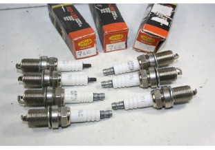 LOT DE 7 BOUGIES MAGNETI MARELLI 7LC...SAAB 900/9000 BMW 518 AUSTIN...