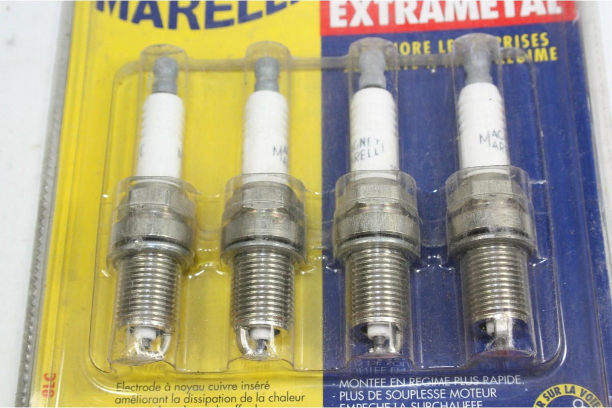JEU DE 4 BOUGIES MAGNETTI MARELI 8LC...CITROEN VISA GTI JAGUAR XJR ...