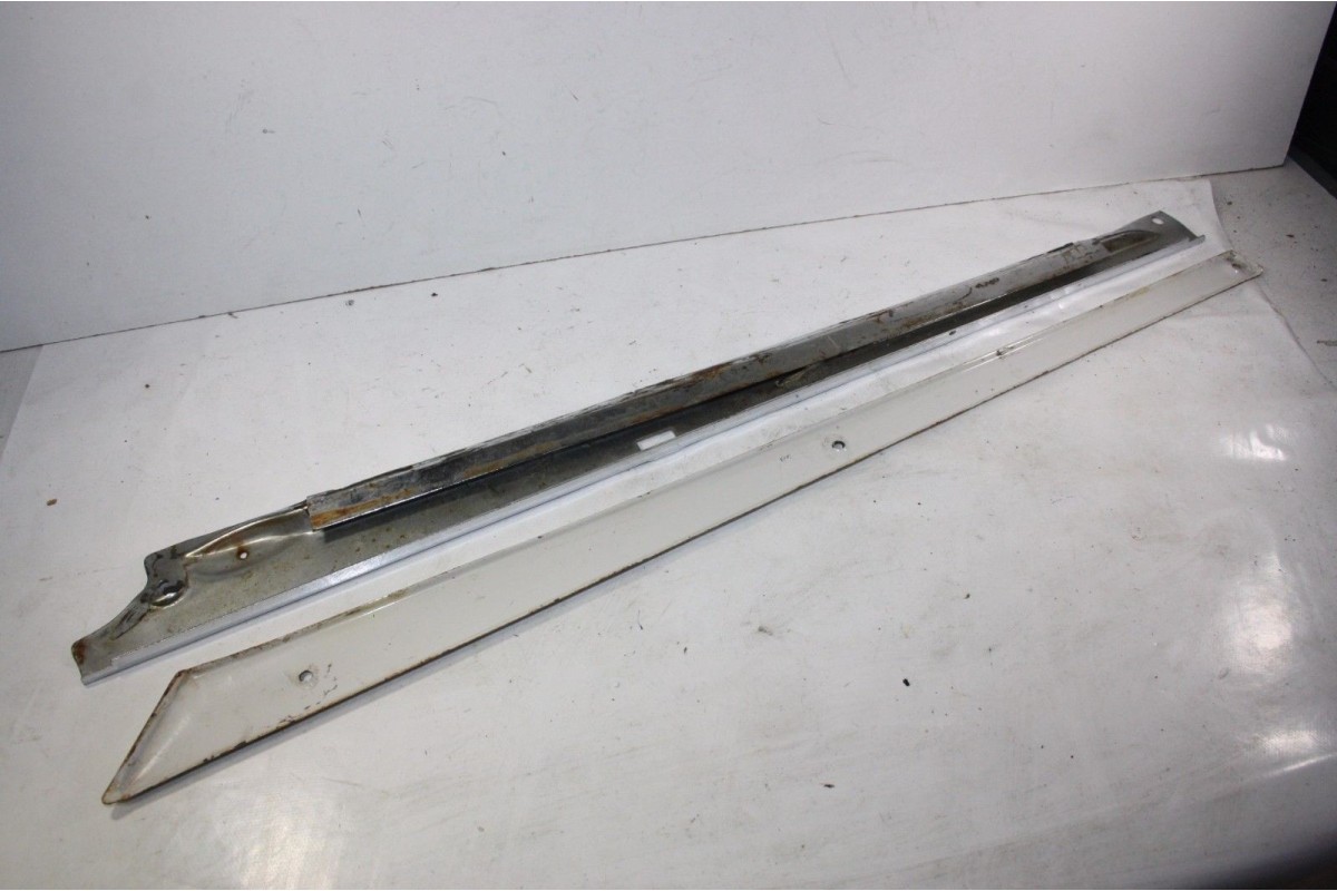 BAGUETTE D'EMBASE DE VITRE ARRIERE GAUCHE...POUR RENAULT R8 R8S R8...