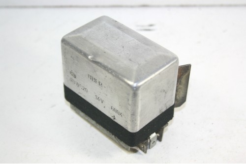 REGULATEUR UHER 6004 14V 70WC20 POUR DYNAMO...AUTOS ANCIENNES VW AU...