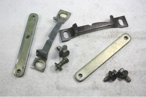 LOT DE VERROUS FIXE...CITROEN 2CV ET DERIVES - Tracauto1950