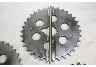 LOT DE PIGNONS DE DISTRIBUTION...POUR RENAULT R8 R10 R4L FLORIDE - ...