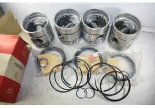 JEU DE 4 PISTONS+SEGMENTS PERKINS 50215...CAMIONS UTILITAIRES TRACT...