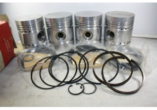 JEU DE 4 PISTONS+SEGMENTS PERKINS 50215...CAMIONS UTILITAIRES TRACT...