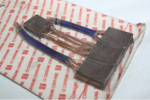 CHARBONS LASX 30-31-32 POUR DEMARREUR LUCAS...POUR AUSTIN FORD TRIU...