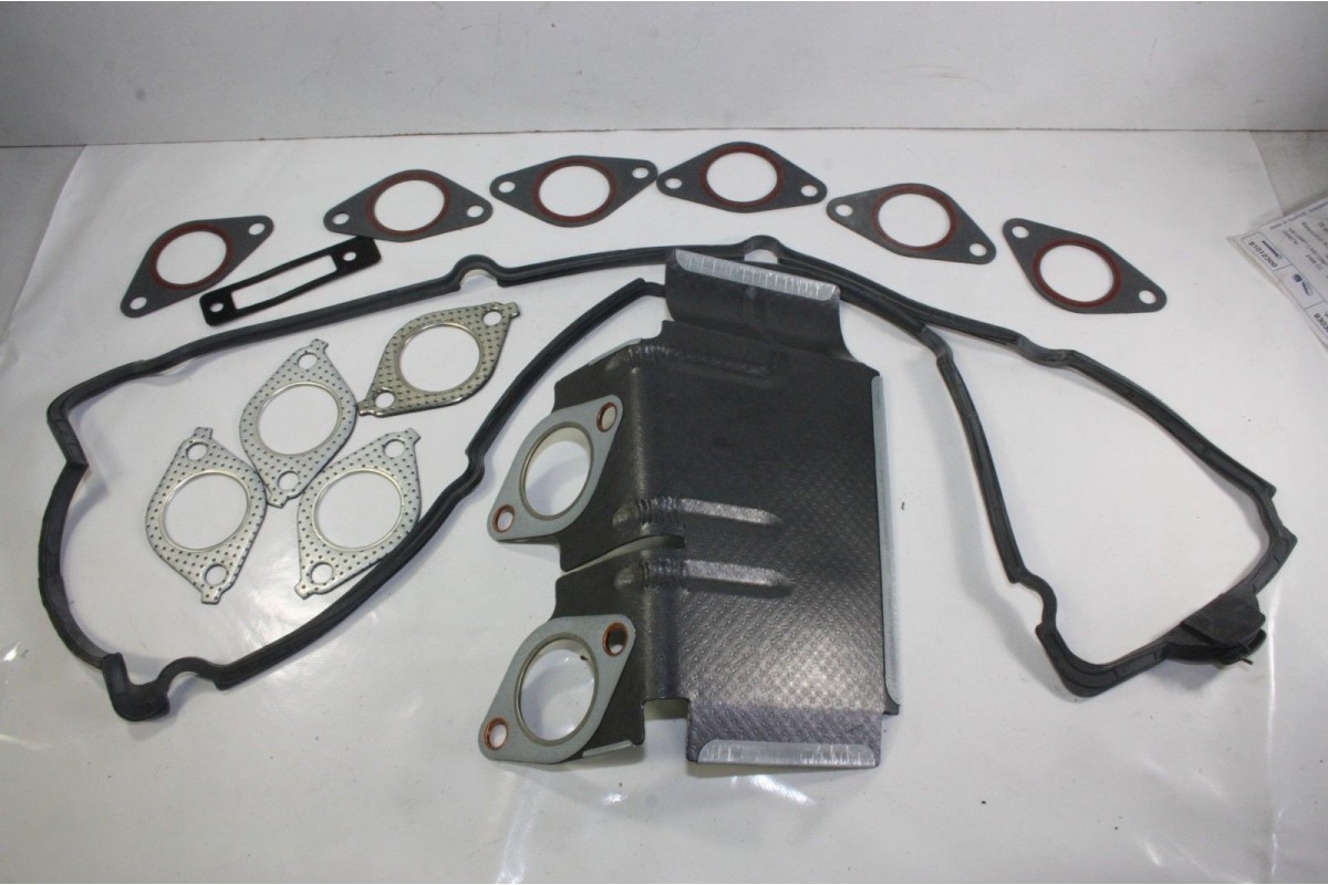 LOT DE JOINTS DIVERS AJUSA 53009000...BMW LAND ROVER OPEL VAUXHALL ...