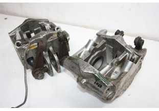 PAIRE D' ETRIERS DE FREINS...RENAULT R4 R5 PEUGEOT 104 204 CITROEN...