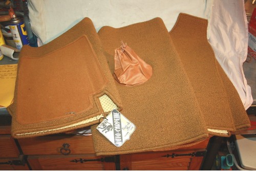 JEU DE TAPIS DE SOL AVANT AUTO-CARPETTE NEUF...BMW 1500 1600 1800 2...