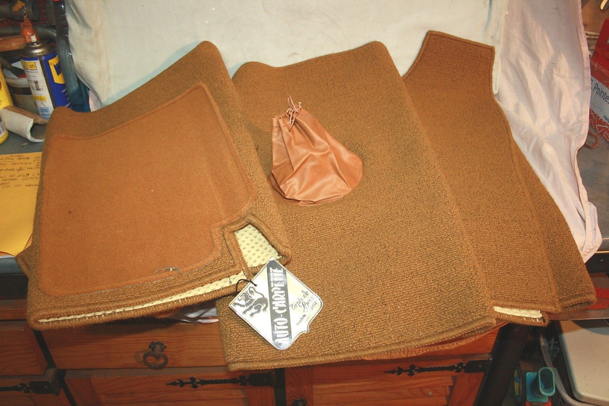 JEU DE TAPIS DE SOL AVANT AUTO-CARPETTE NEUF...BMW 1500 1600 1800 2...