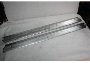 PAIRE DE SEUILS DE PORTE AVANT...JAGUAR XJ6 SERIE III 4.2 - Tracaut...