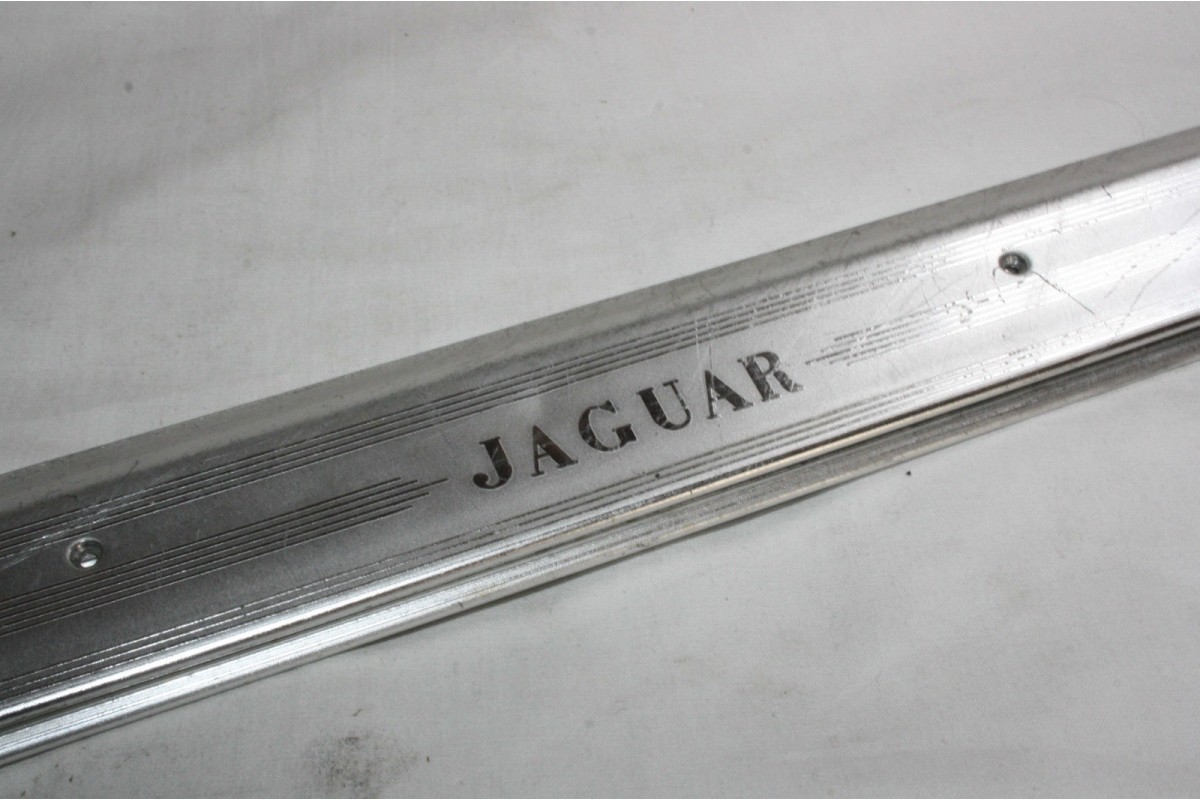 PAIRE DE SEUILS DE PORTE AVANT...JAGUAR XJ6 SERIE III 4.2 - Tracaut...