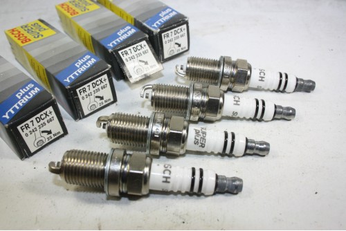 JEU DE 4 BOUGIES BOSCH FR 7DCX+...FORD ESCORT IV CHEVROLET HONDA CI...