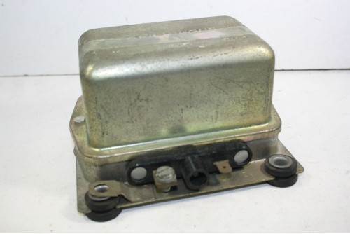 REGULATEUR PARIS-RHONE YL 210M 12V POUR DYNAMO...SAVIEM S6 S7 S8 - ...