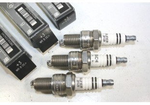 LOT DE 3 BOUGIES BOSCH WR 8DC+...AUTOS MOTOS CAMIONS DIVERS Voir de...