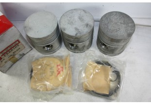 LOT DE 3 PISTONS PERKINS D/75,5mm...CAMIONS UTILITAIRES TRACTEURS -...