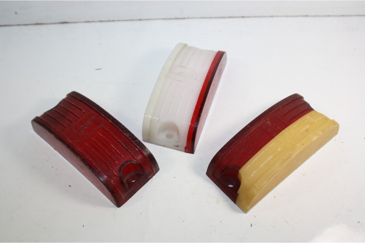 LOT DE 3 CABOCHONS DE GABARIT ARA...CAMIONS UTILITAIRES AUTOS - Tra...