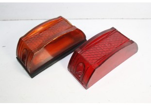 LOT DE 2 CABOCHONS DE GABARIT ARA...CAMIONS UTILITAIRES AUTOS - Tra...