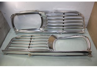 PAIRE DE CALANDRE D/G...RENAULT R16 - Tracauto1950