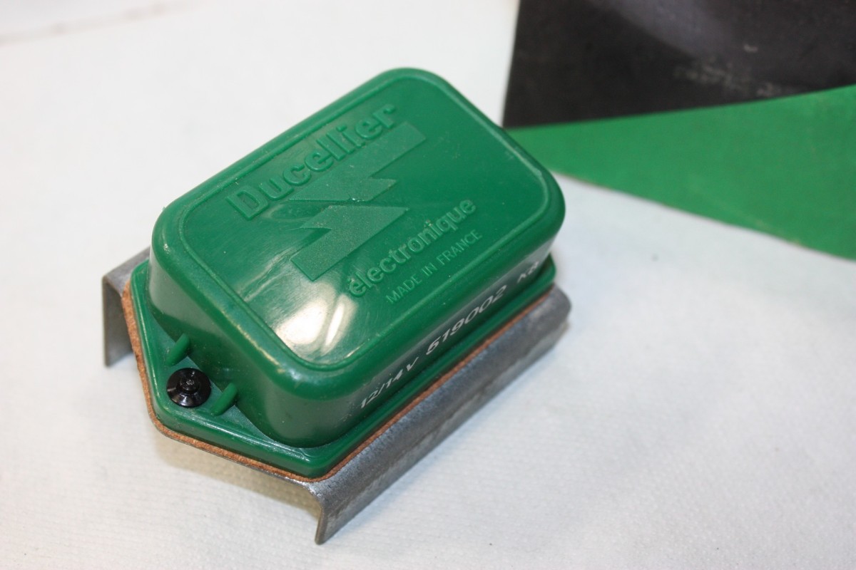 REGULATEUR DUCELLIER 519002 14V POUR ALTERNATEURS...AUTOS ANCIENNES...