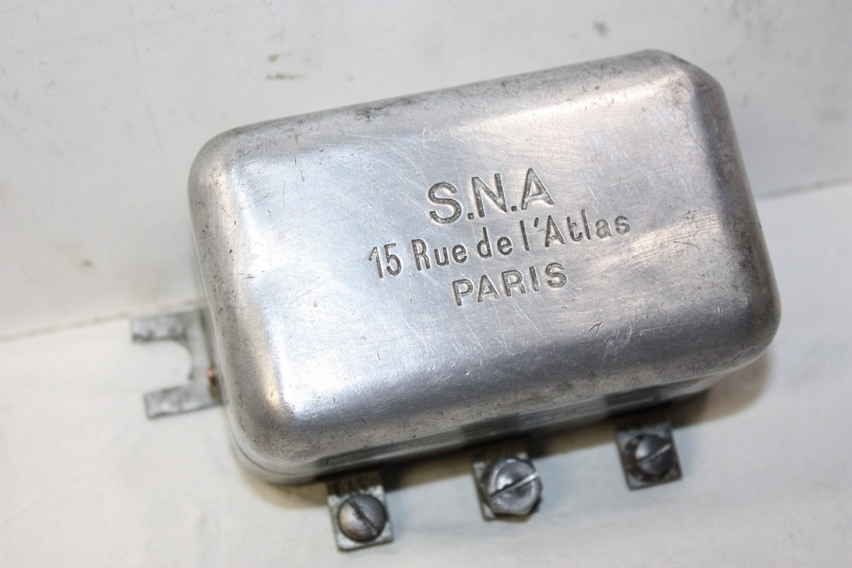 REGULATEUR SNA ED3 S61 12V POUR DYNAMO...HOTCHKISS CITROEN DALAHAYE...