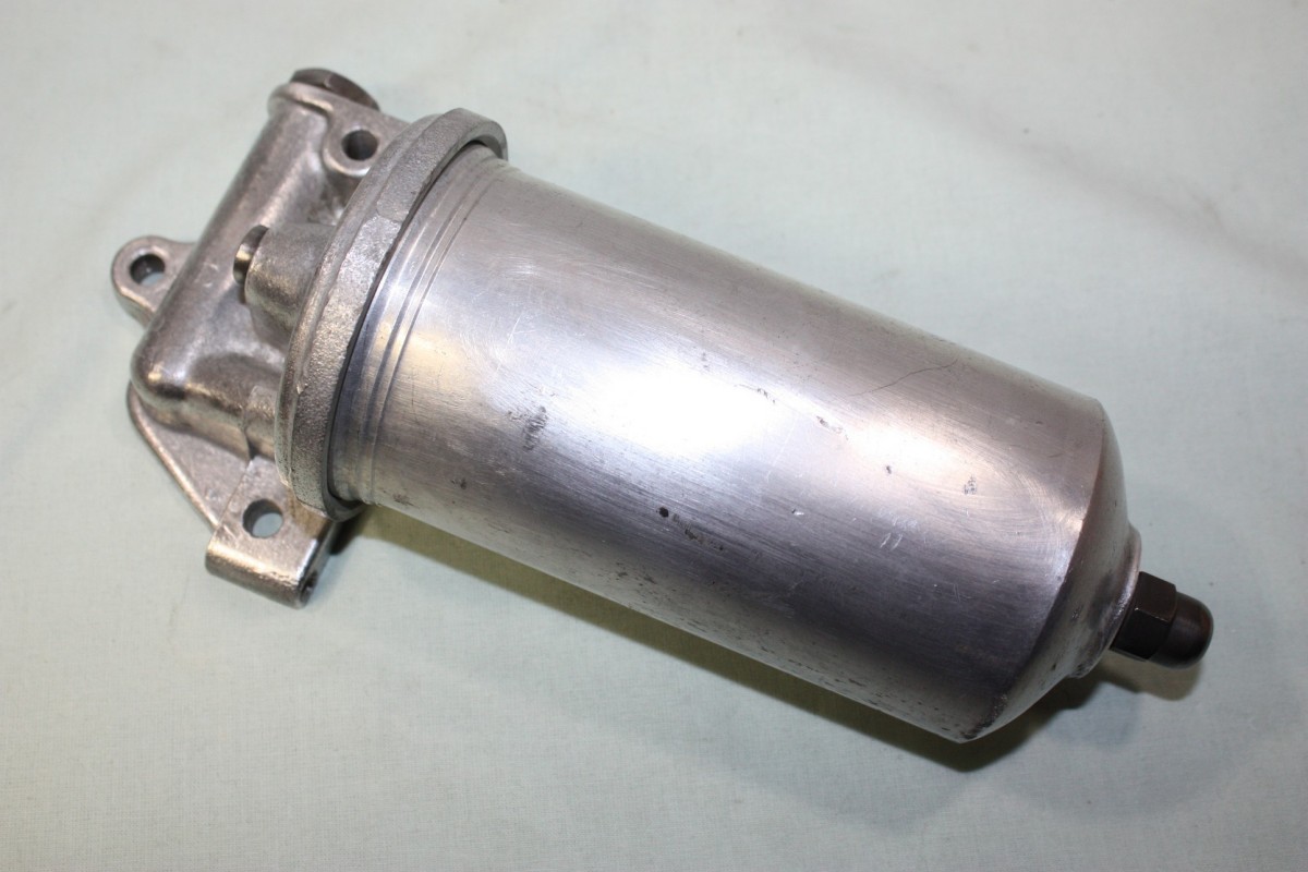 SUPPORT DE FILTRE A HUILE...PEUGEOT 404 ESSENCE 1960/1967 - Tracaut...