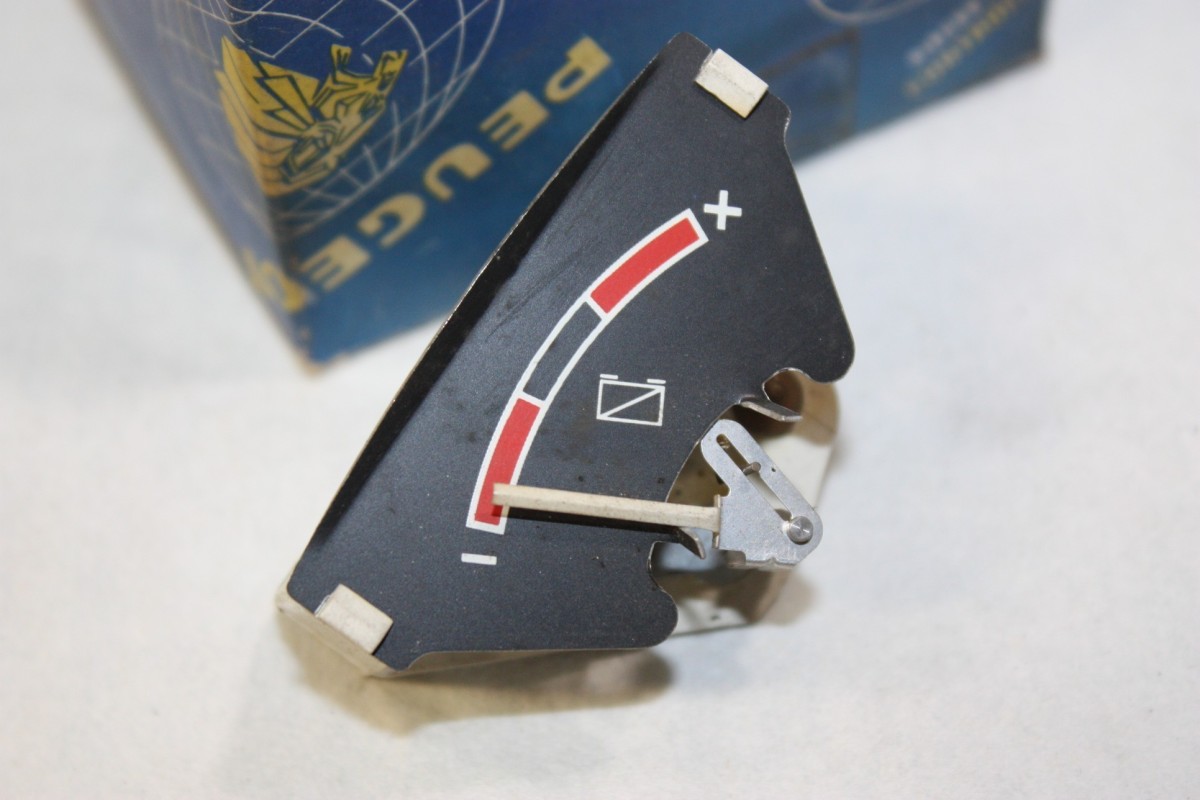 AMPEREMETRE DE BLOC COMPTEUR JAEGER 301393...PEUGEOT 504 COUPE Ti G...
