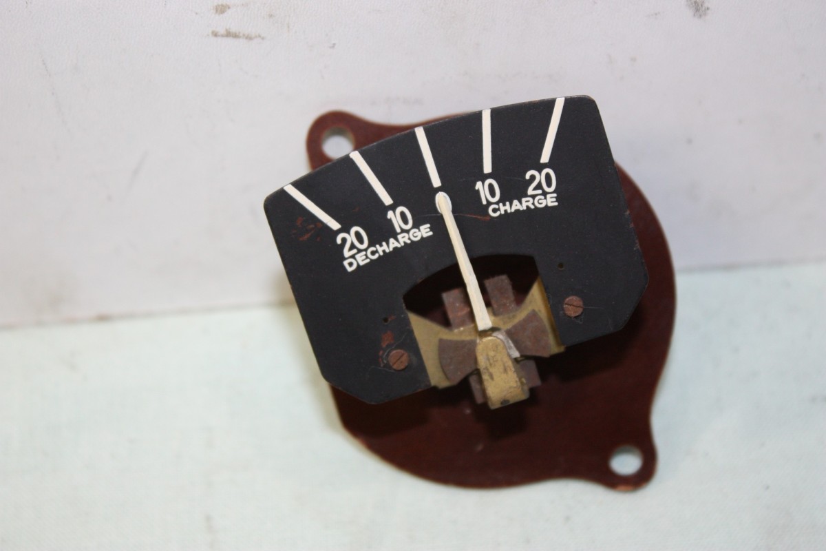 AMPERMETRE  JAEGER ou VEGLIA 12v...PEUGEOT 403 404 203
