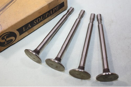 JEU DE 4 SOUPAPES ECH OU ADM LA SOUPAPE 4608...PEUGEOT 403 404 203 204 304 504