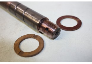 AXE DE PIVOT AVANT DROIT...PEUGEOT 203 1955