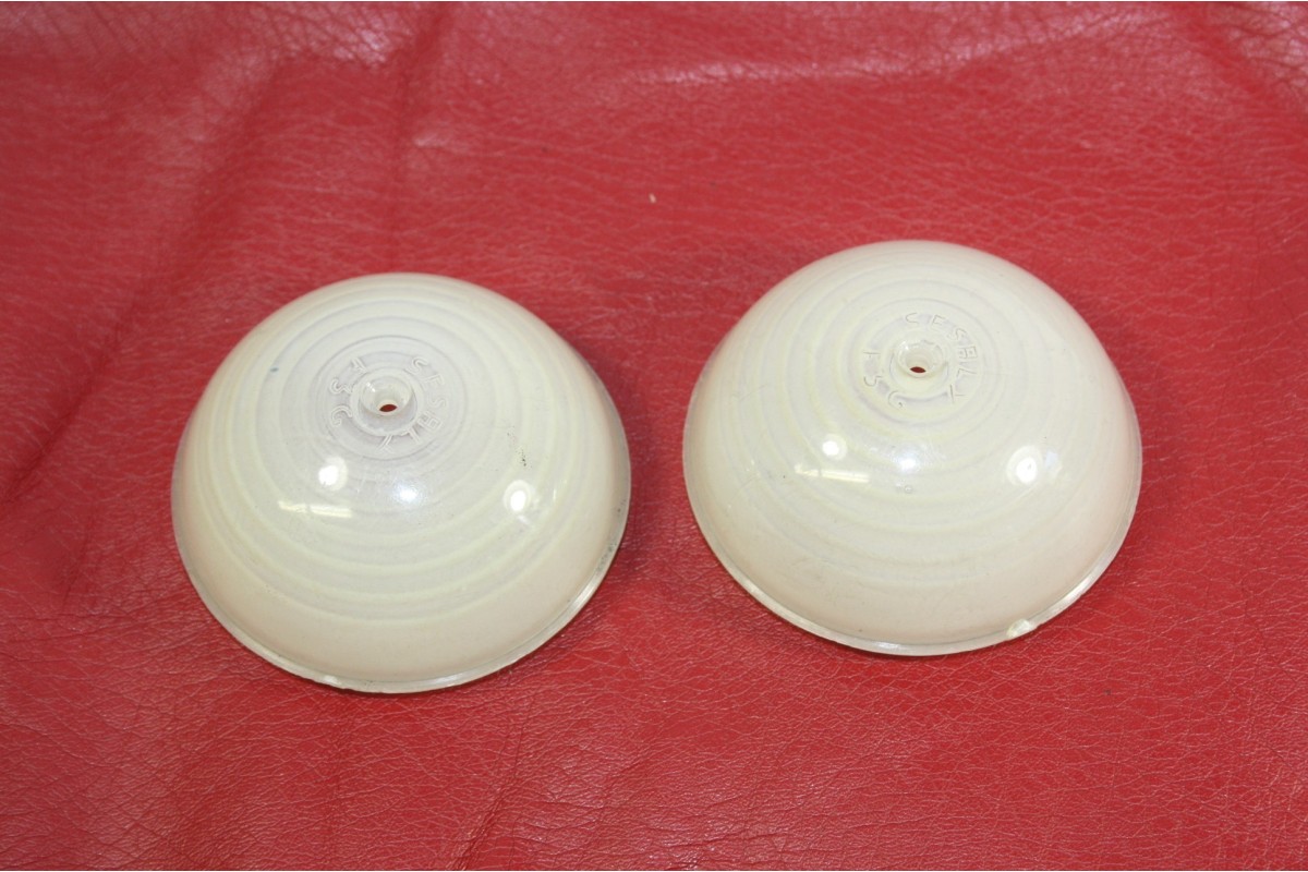 PAIRE DE CABOCHONS SESALY...AUTOS UTILITAIRE CARAVANE DIVERS