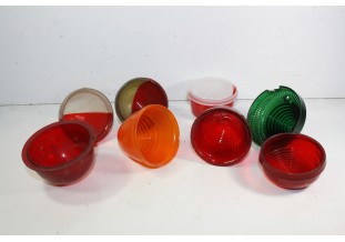 LOT DE CABOCHONS DIVERS...AUTOS UTILITAIRE CARAVANE DIVERS