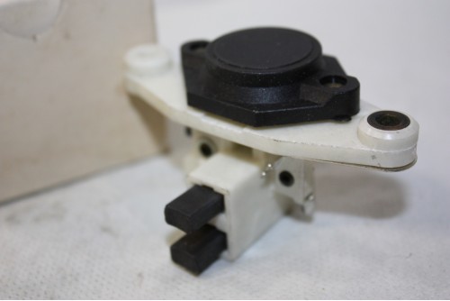 REGULATEUR ELECTRONIQUE SOPARTEX 049006 14V POUR ALTERNATEUR BOSCH....