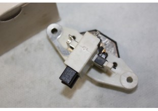 REGULATEUR ELECTRONIQUE SOPARTEX 049006 14V POUR ALTERNATEUR BOSCH....