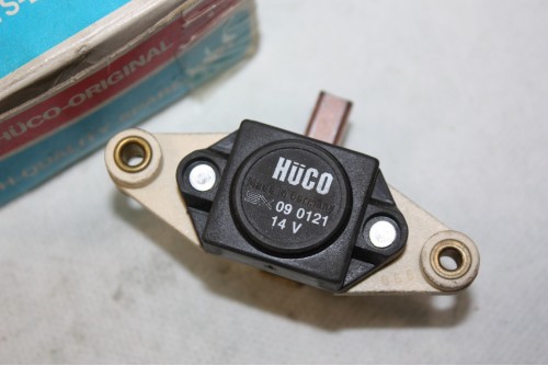 REGULATEUR ELECTRONIQUE HUCO 090121 14V POUR ALTERNATEUR BOSCH...AU...