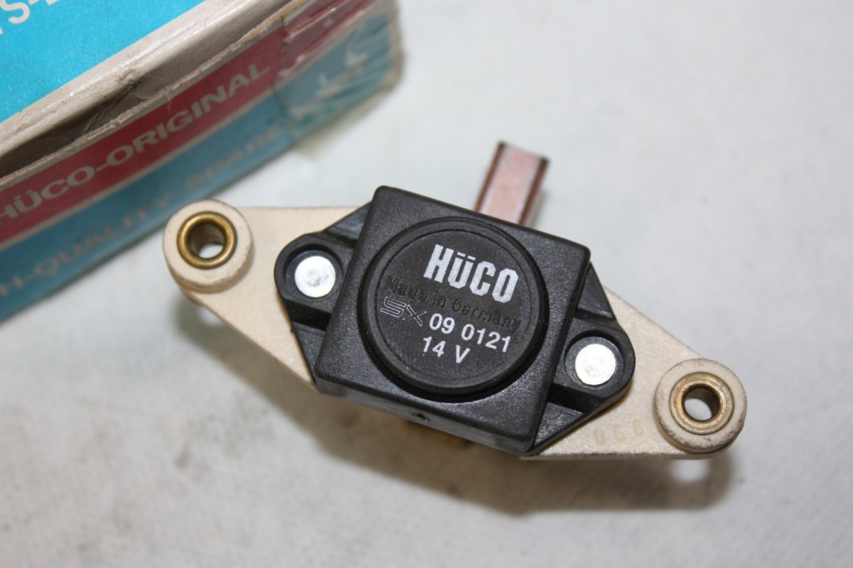 REGULATEUR ELECTRONIQUE HUCO 090121 14V POUR ALTERNATEUR BOSCH...AU...