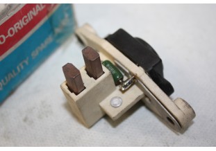 REGULATEUR ELECTRONIQUE HUCO 090121 14V POUR ALTERNATEUR BOSCH...AU...