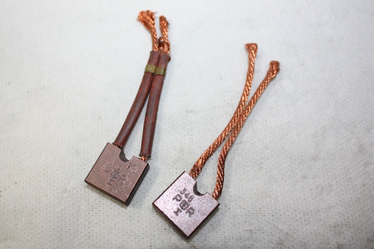 CHARBONS PSX 64-70 POUR DEMARREUR PARIS RHONE...ID DS ID 19A DS 19A...