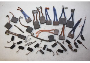 LOT DE DIVERS CHARBONS POUR DEMARREURS/DYNAMOS/ALTERNATEURS...AUTOS...