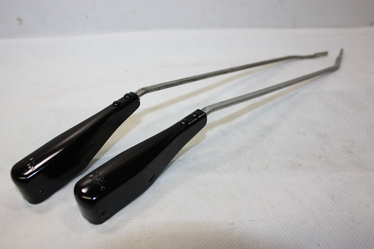 PAIRE DE BRAS D'ESSUIE-GLACE SEV MARCHAL L/300mm...AUTOS ANCIENNES...