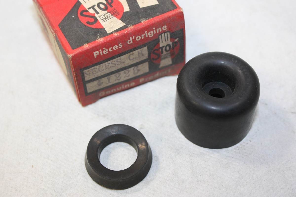 NECESSAIRE DE REPARATION DE RECEPTEUR D'EMBRAYAGE STOP 41226...AUT...