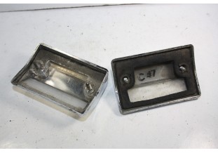 PAIRE DE CABOCHONS D'ECLAIREURS DE PLAQUE SEIMA 40160...CITROEN AMI 8 BREAK