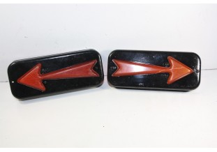 PAIRE DE  CABOCHONS DE FEUX CLIGNOTANT AR...AUTOS DIVERS COLLECTIONS / ANCIENNES